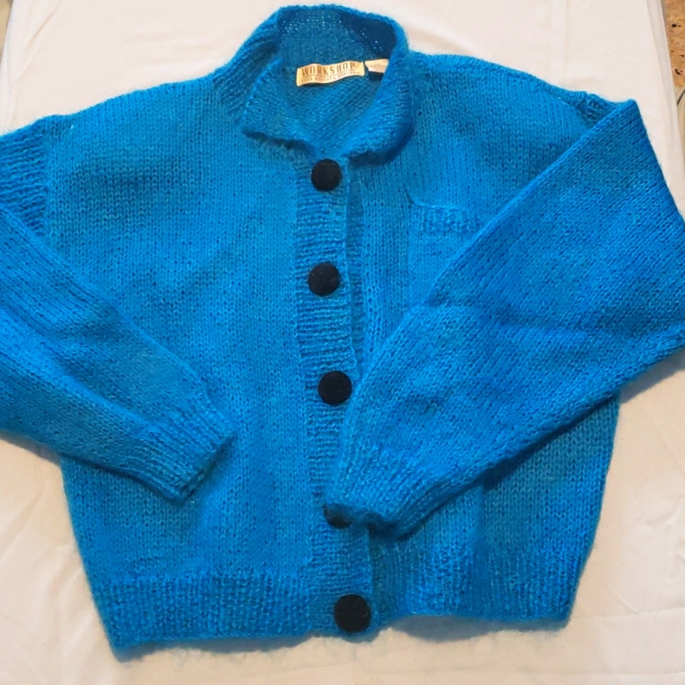 FW&M turqoise sweater